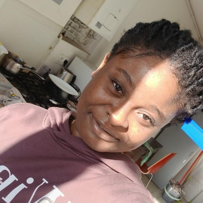 Babysitter in Saint-Etienne: Akoko Edem