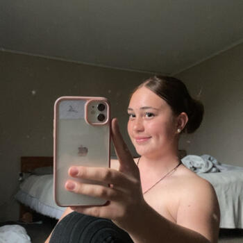 Babysitter in Feilding: Angelia