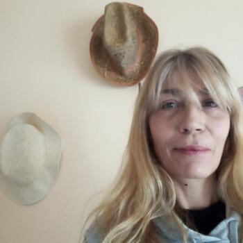 Babysitter στην περιοχή Βόλος: ΕΛΕΝΑ