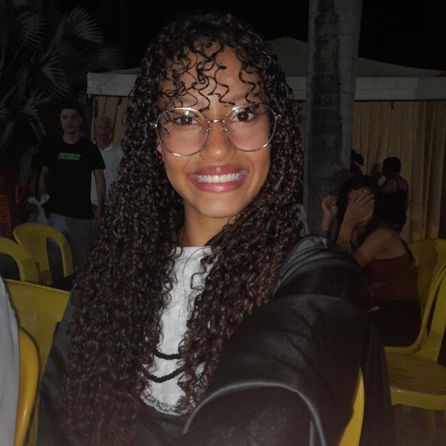 Babá em Montes Claros: Celine