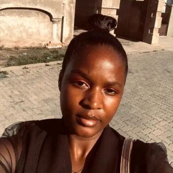 Babysitter in Port Elizabeth: Aviwe