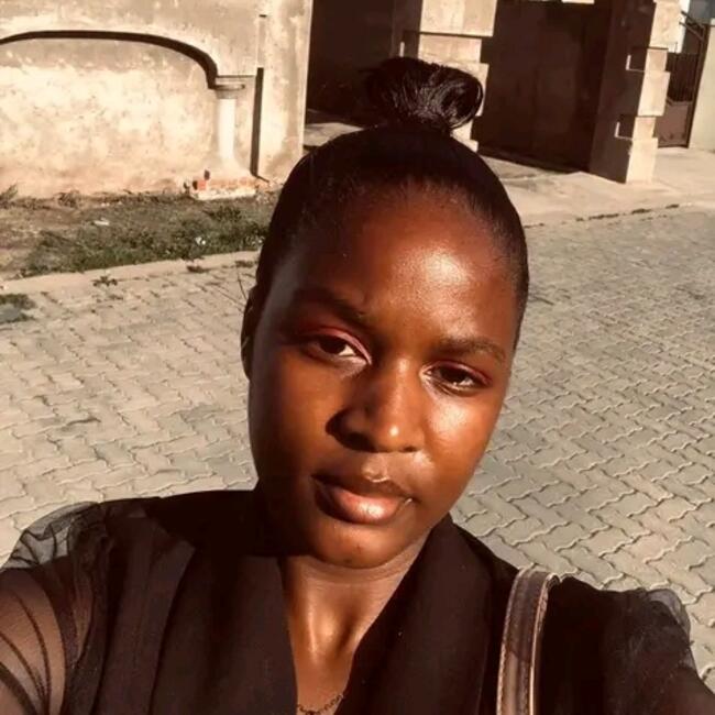 Babysitter in Port Elizabeth: Aviwe