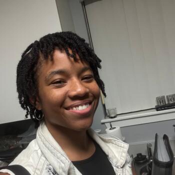 Babysitter in Columbia (Maryland): Logan