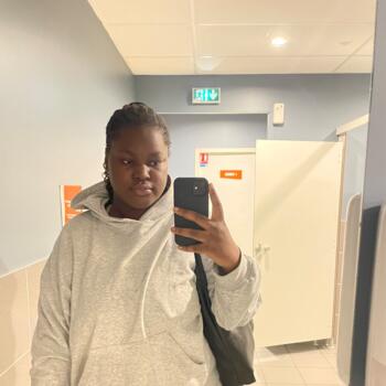 Babysitter in Meaux: Badiala