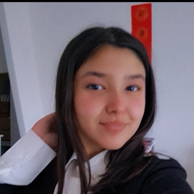 Babysitter in Dijon: Athena