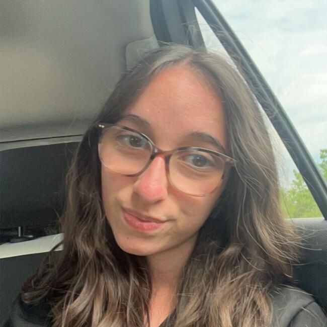 Babysitter in Saint-Branchs: Ysaline