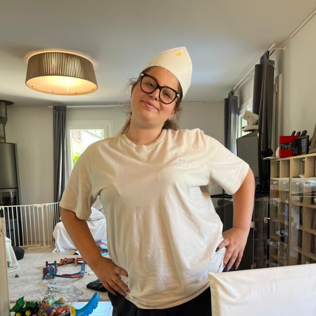 Babysitter in Gex: Leslie