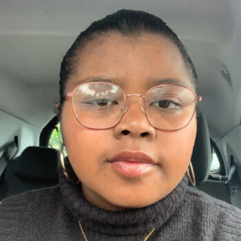 Babysitter in Colombes: Cindy