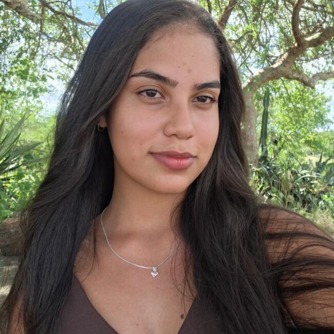 Babá em Aracaju: Iris