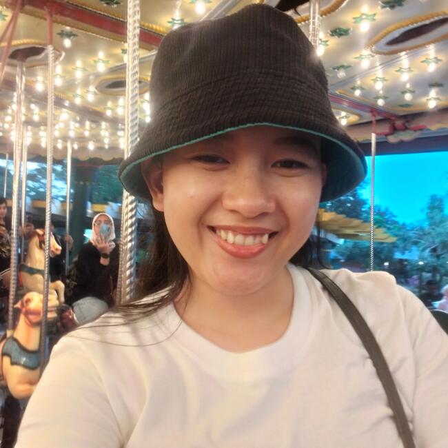 Babysitter di Tangerang Selatan: Refina Sharon Feronika