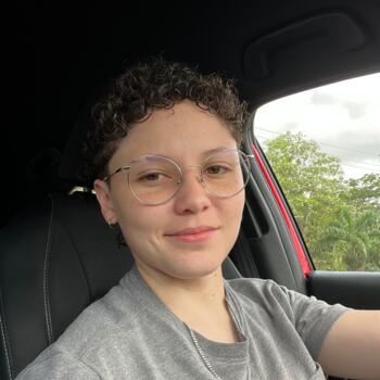 Babysitter in Mayagüez: Janayra