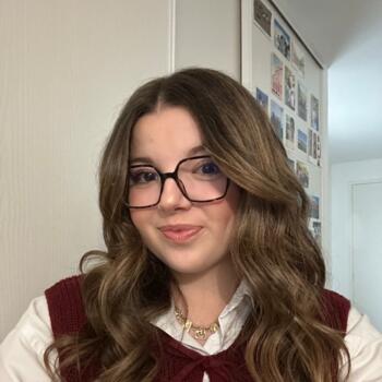 Babysitter in Périgny: Ninon