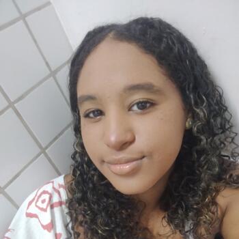 Babá em Sobral: Ana Flávia