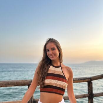 Babysitter in Torre de Benagalbón: Laura