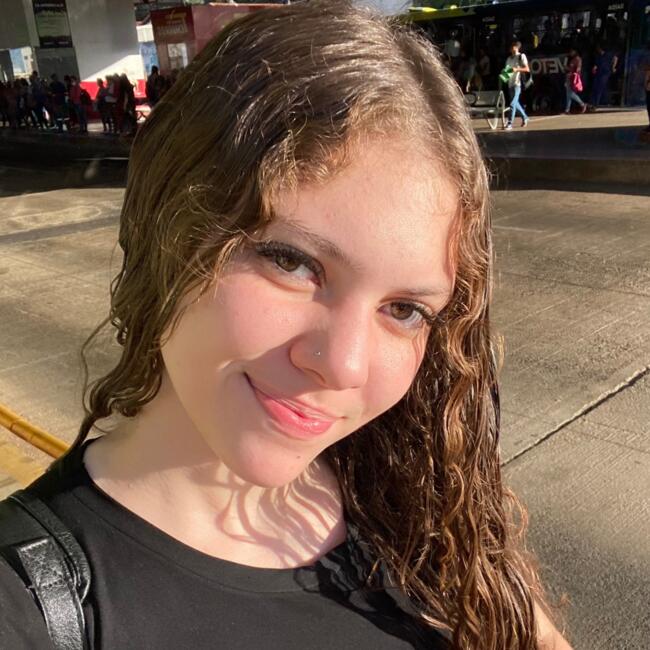 Babá em Uberaba: Adrielly