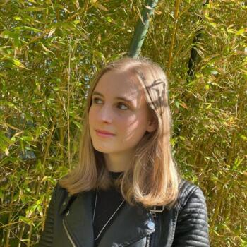 ニース のベビーシッター: Lola