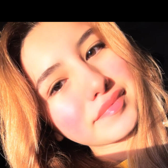 Babysitter in Al Ḩadd: Roaa