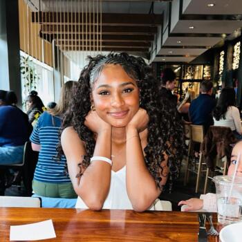 Babysitter in Commerce City: Joanna