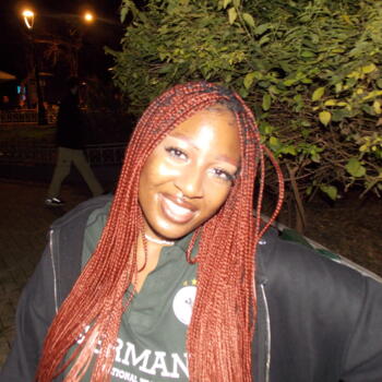 Babysitter in Athens: Stephanie