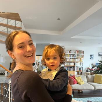Baby-sitter in Villenave-d'Ornon: Rebecca