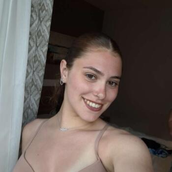 Babysitter in Mons: Selena