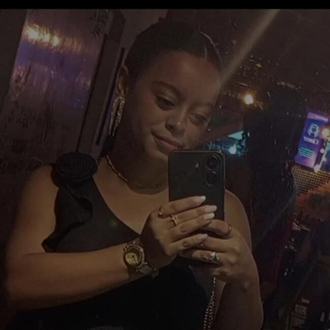 Babá em Cansanção (Bahia): Camila