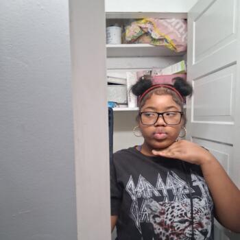 Babysitter Cleveland: Hayli