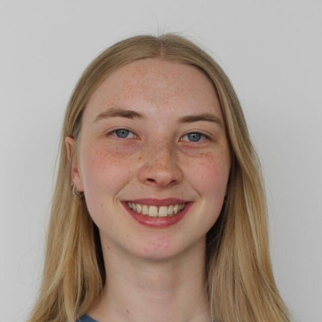 Babysitter in London: Caitlin