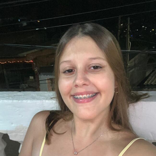 Babysitter in São José dos Campos: Ana