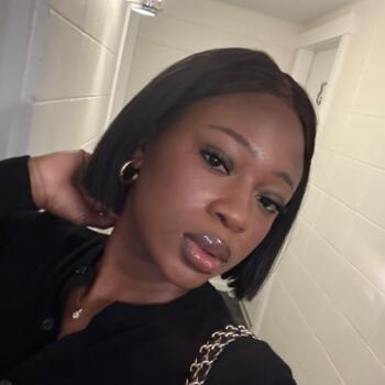 Baby-sitter in Calgary: Blossom