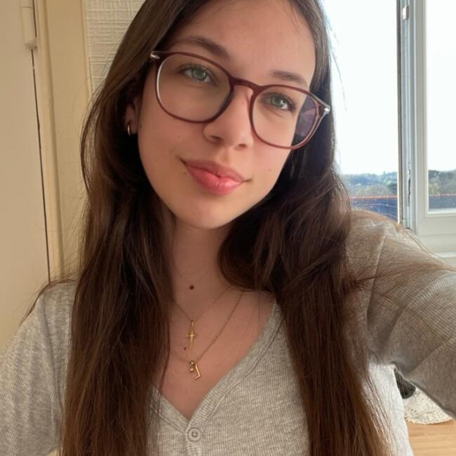 Babysitter in Lannion: Laila