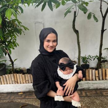 Babysitting job in Batam: babysitting job Rifati