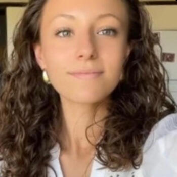 Babysitter in Montmorillon: Inès