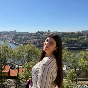 Babysitter in Sesimbra: Laura