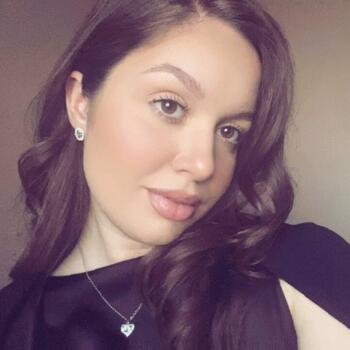 Bebisiterka u Kraljevo: Selena