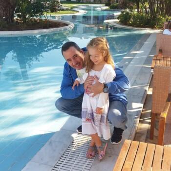 Δουλειά για babysitter στην πόλη Καισαριανή: δουλειά φύλαξης παιδιών ΒΑΣΙΛΗΣ