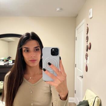 Babysitter Derwood: Jazmin