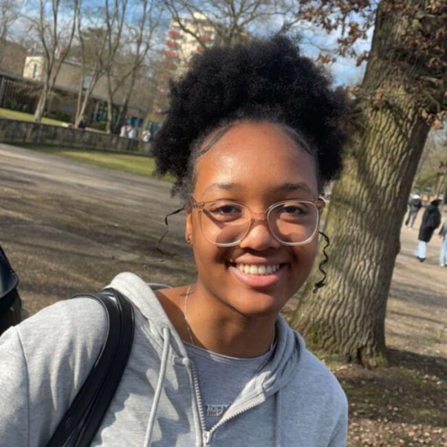 Babysitter in Gouvieux: Naell-Erika