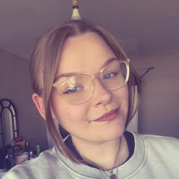 Babysitter in Milton Keynes: Lily