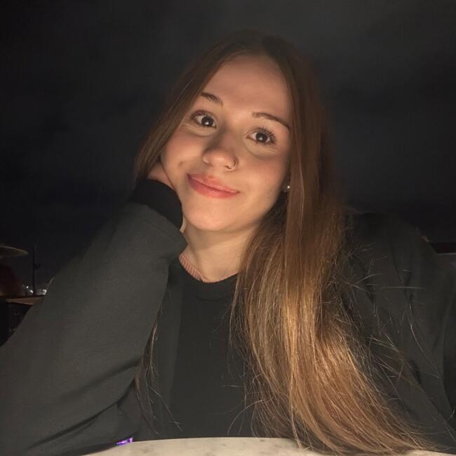 Babysitter in Seville: Clara