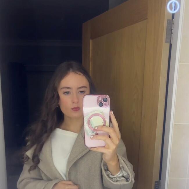 Babysitter in Ardrahan: Amy