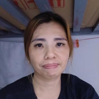 جليسة أطفال دبي: Nancy