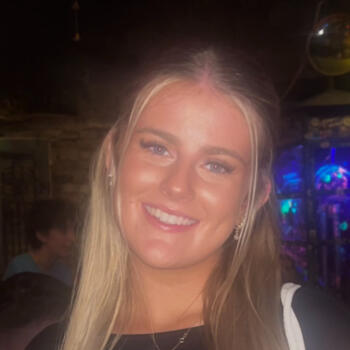 Baby-sitter in Galway: Katie
