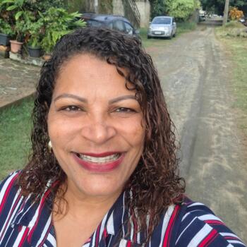 Babysitter in Paraíba do Sul: Roseni