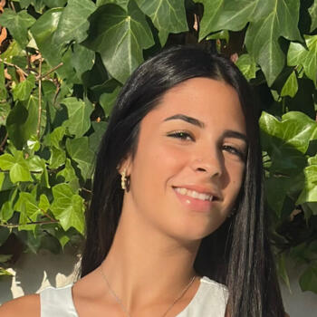 Niñera Vilanova i la Geltrú: Julia