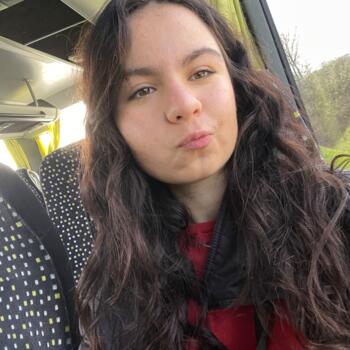 Babysitter in Saint-Urcisse: Lilou