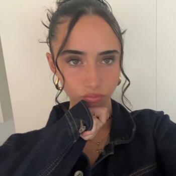 Babysitter in Angers: Juliette