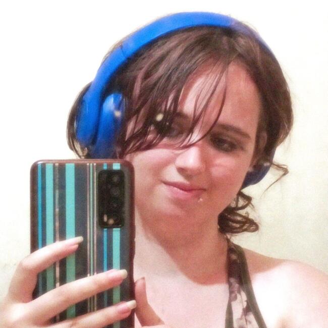 Babysitter in Glendale: Breanna