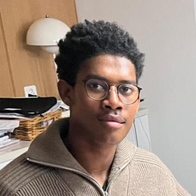 Babysitter a Onex: Noah