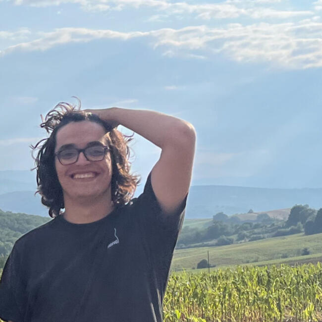 Babysitter in La Riche: Hippolyte